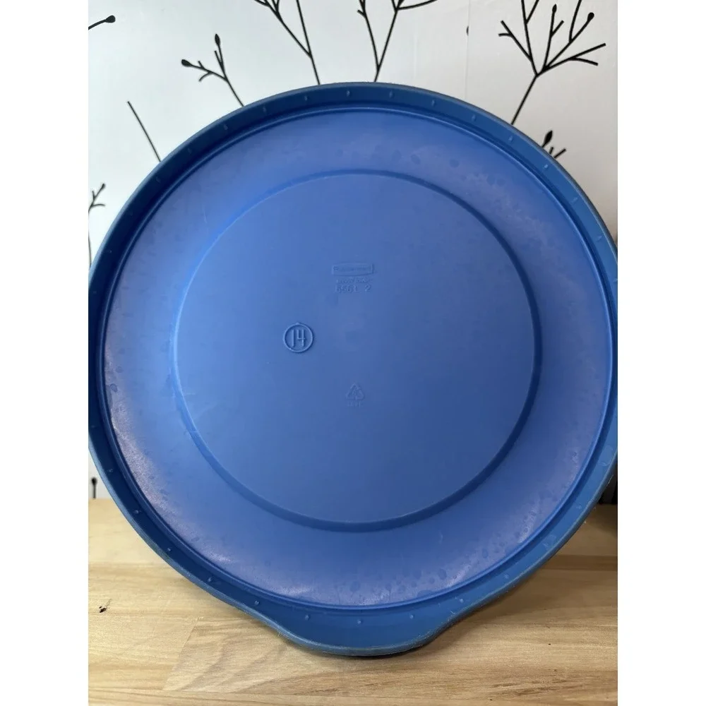 Rubbermaid vtg servin
